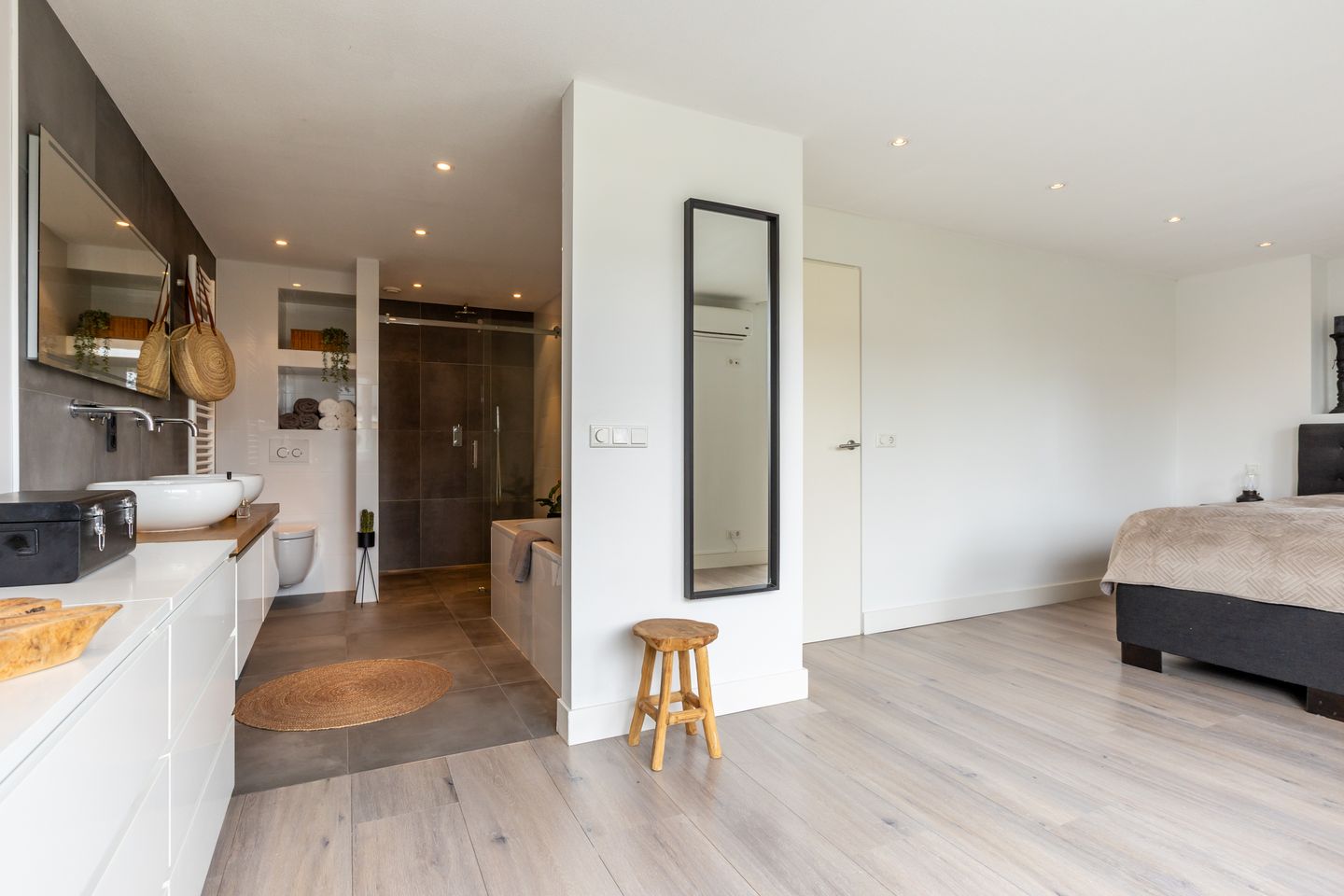 Photo 34 of Armstronglaan 21