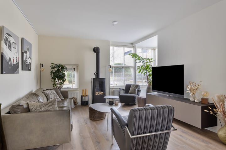 Foto 5 van Klaproos 8