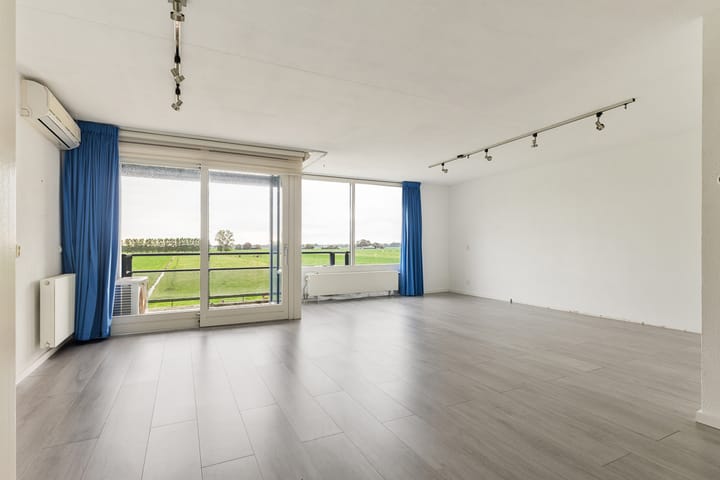 Photo 2 of Malachiet 32