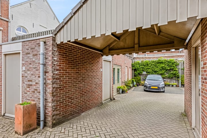 Photo 14 of Monsterstraat 23