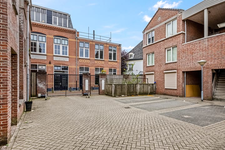 Photo 18 of Monsterstraat 23