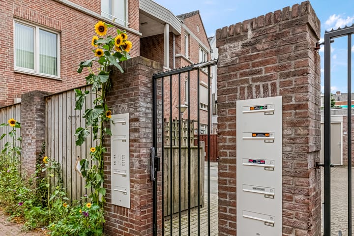 Photo 20 of Monsterstraat 23