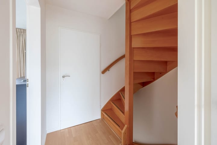 Foto 13 van van der Duyn Van Maasdamstraat 16