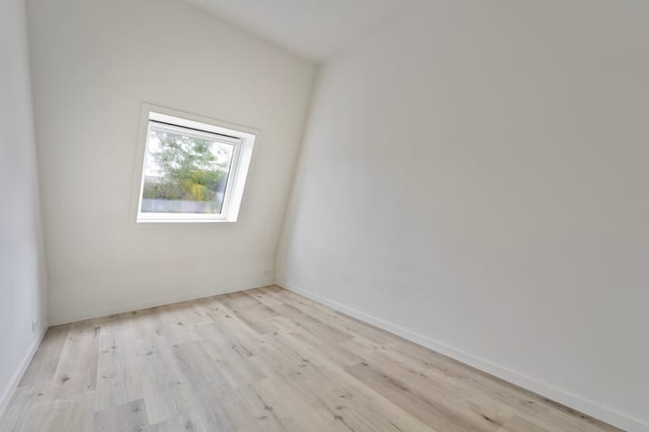 Photo 12 of Vechtstraat 36-C