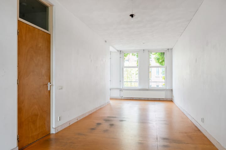 Photo 9 of Van Weelstraat 15-A01