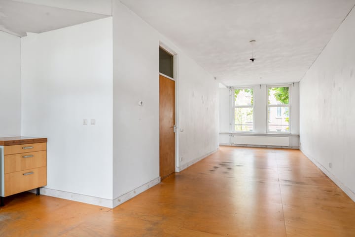 Photo 10 of Van Weelstraat 15-A01