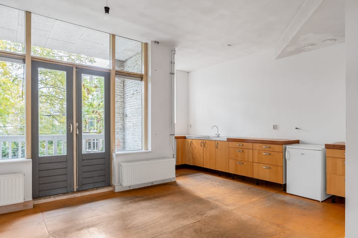 Photo 11 of Van Weelstraat 15-A01