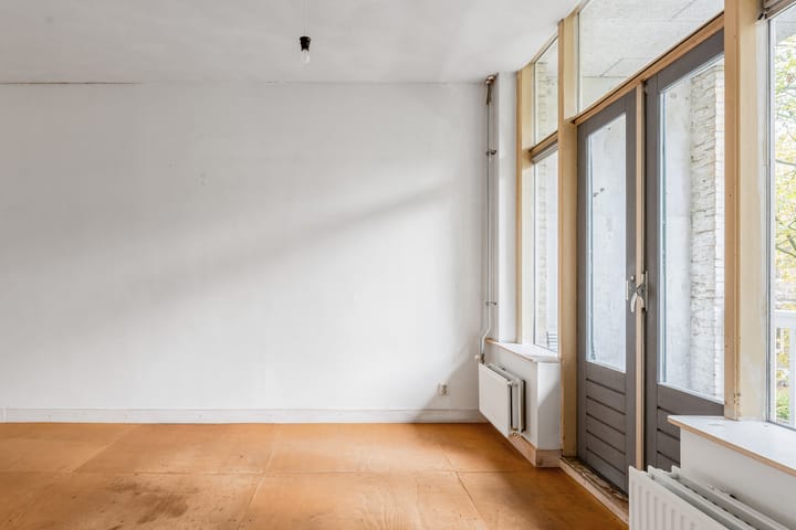 Photo 12 of Van Weelstraat 15-A01