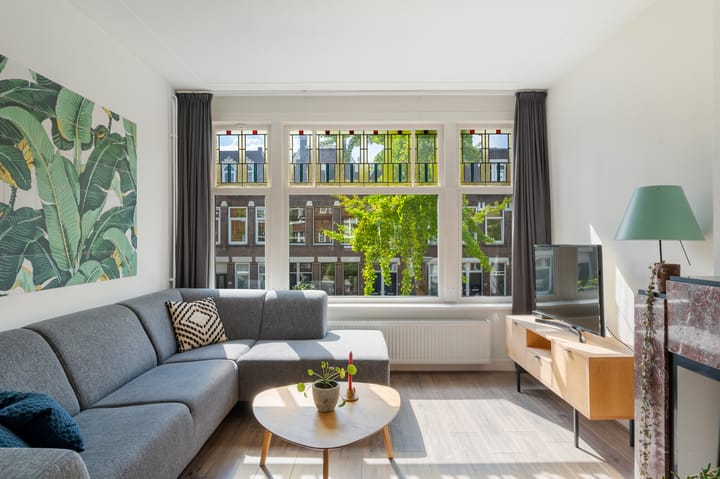 Photo 5 of Delfgaauwstraat 33-B