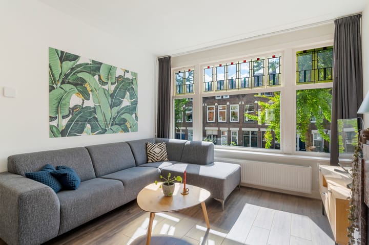 Photo 6 of Delfgaauwstraat 33-B