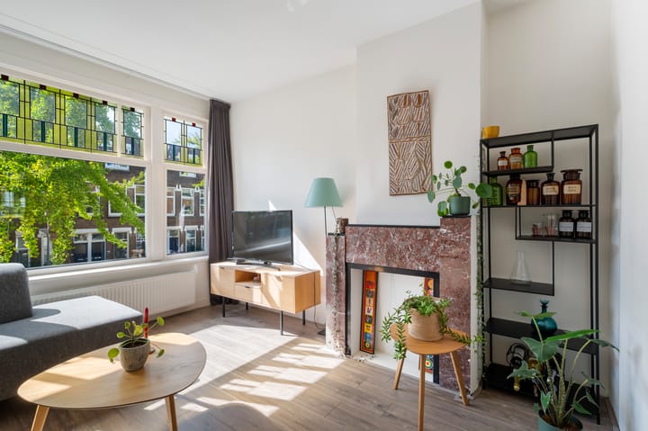 Photo 7 of Delfgaauwstraat 33-B