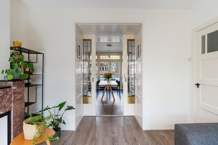 Photo 10 of Delfgaauwstraat 33-B