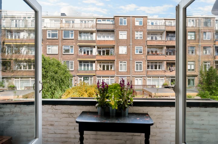 Photo 17 of Delfgaauwstraat 33-B