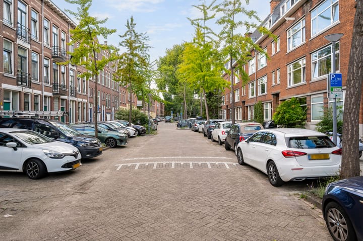 Photo 47 of Delfgaauwstraat 33-B