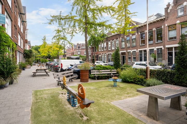 Photo 49 of Delfgaauwstraat 33-B