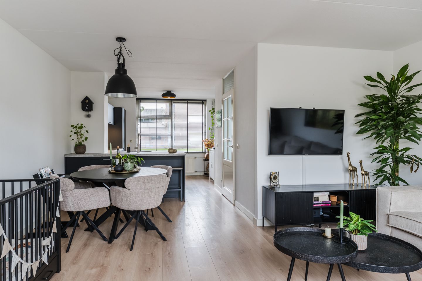 Foto 10 van Megenstraat 67