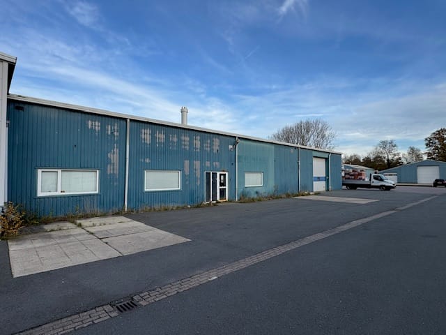 View photo 2 of Hichtumerweg 25