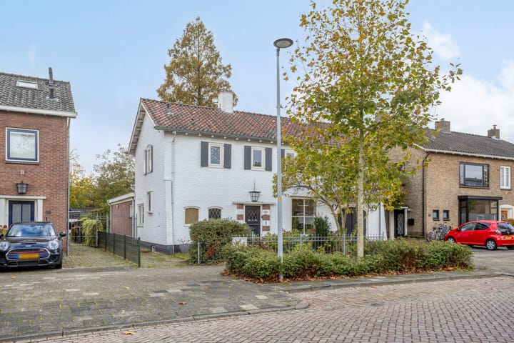 Photo 2 of Dr. Schaepmanstraat 37