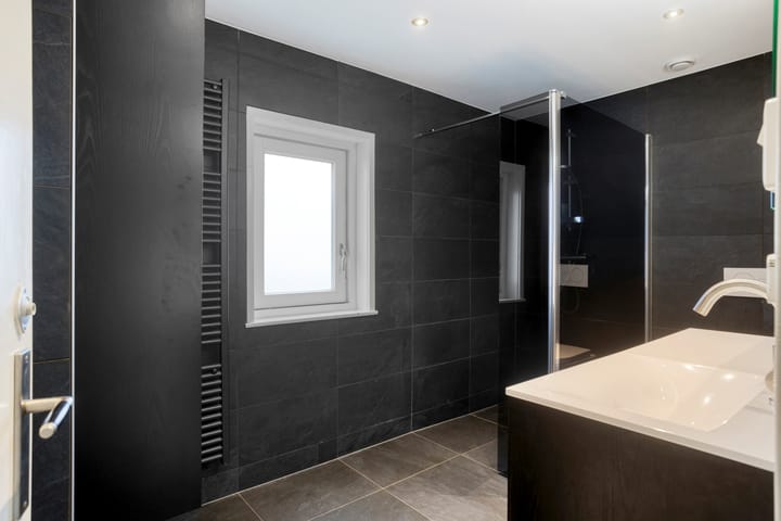 Photo 35 of Dr. Schaepmanstraat 37