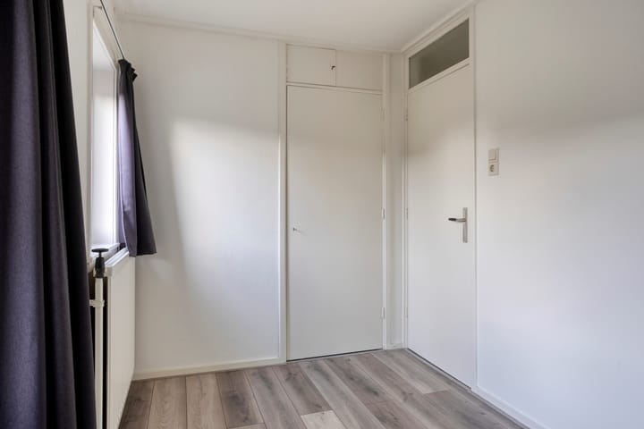 Photo 41 of Dr. Schaepmanstraat 37