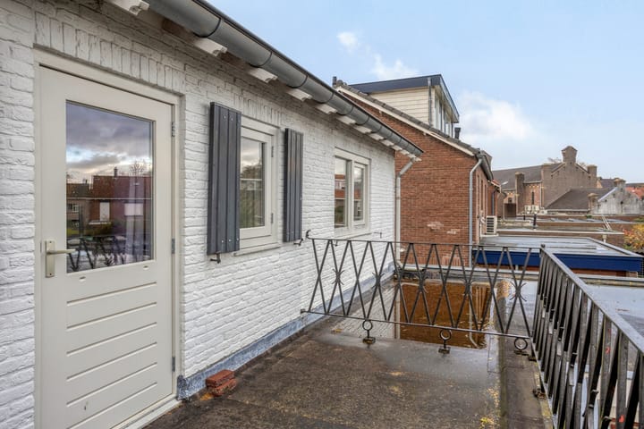 Photo 45 of Dr. Schaepmanstraat 37