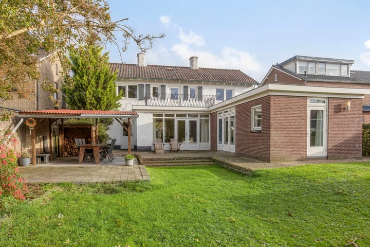 Photo 51 of Dr. Schaepmanstraat 37