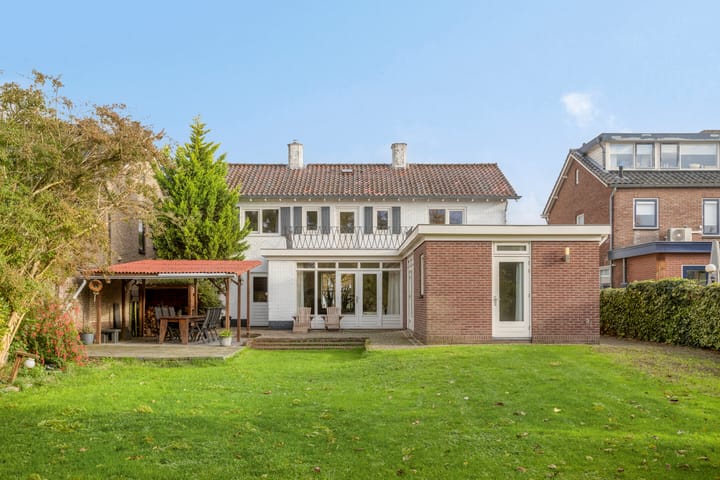 Photo 52 of Dr. Schaepmanstraat 37