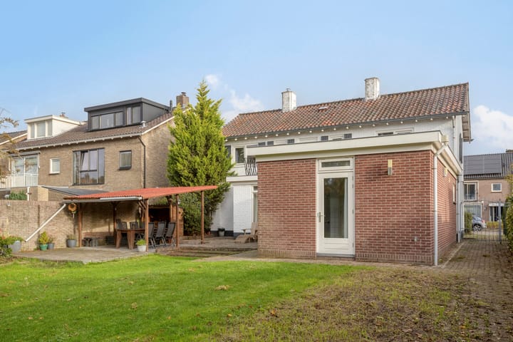 Photo 53 of Dr. Schaepmanstraat 37