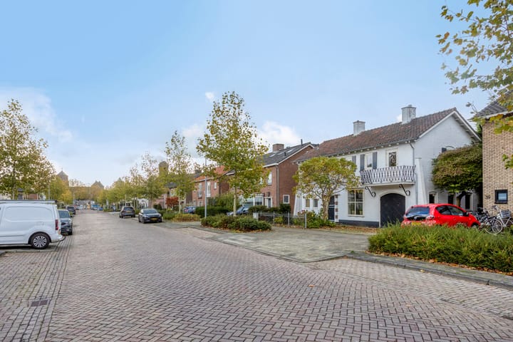 Photo 60 of Dr. Schaepmanstraat 37