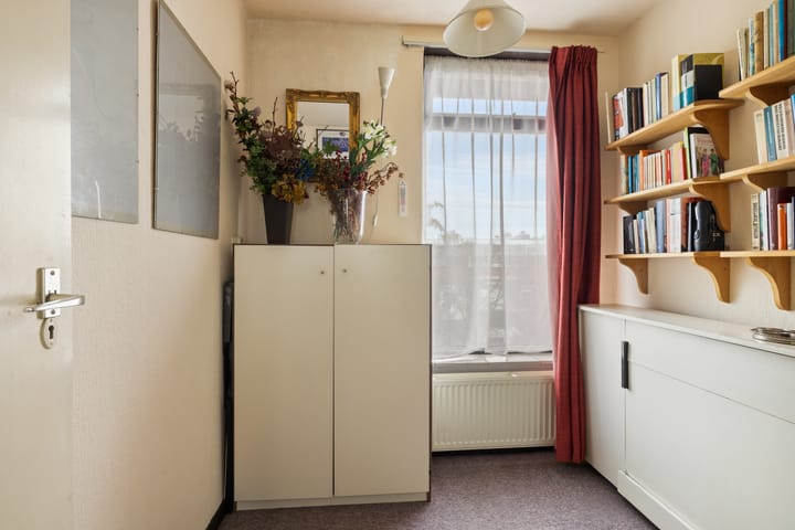 Photo 36 of Cornelis van Alkemadestraat 47