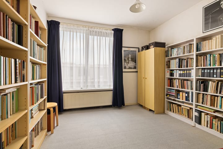 Photo 37 of Cornelis van Alkemadestraat 47