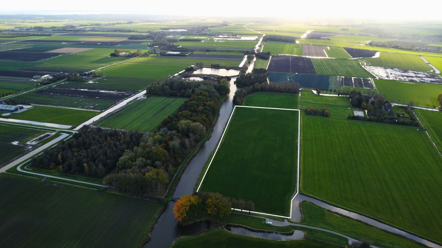 View photo 4 of Liederik