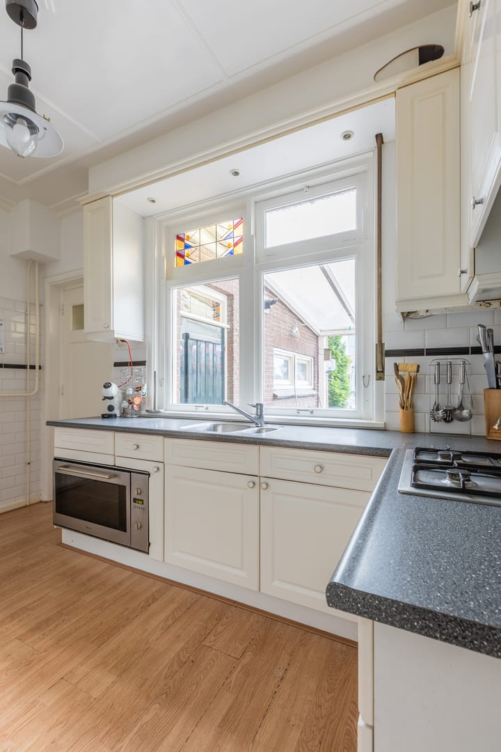 Photo 19 of Voorstraat 8