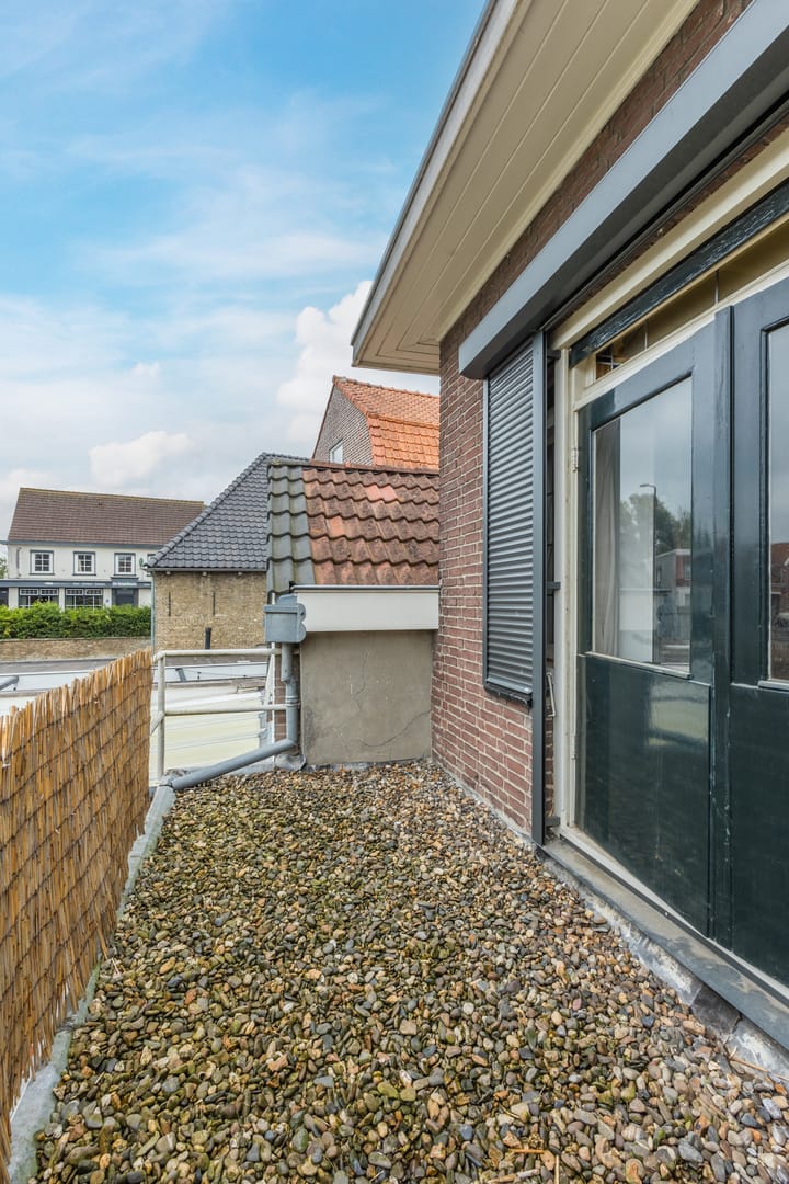 Photo 35 of Voorstraat 8