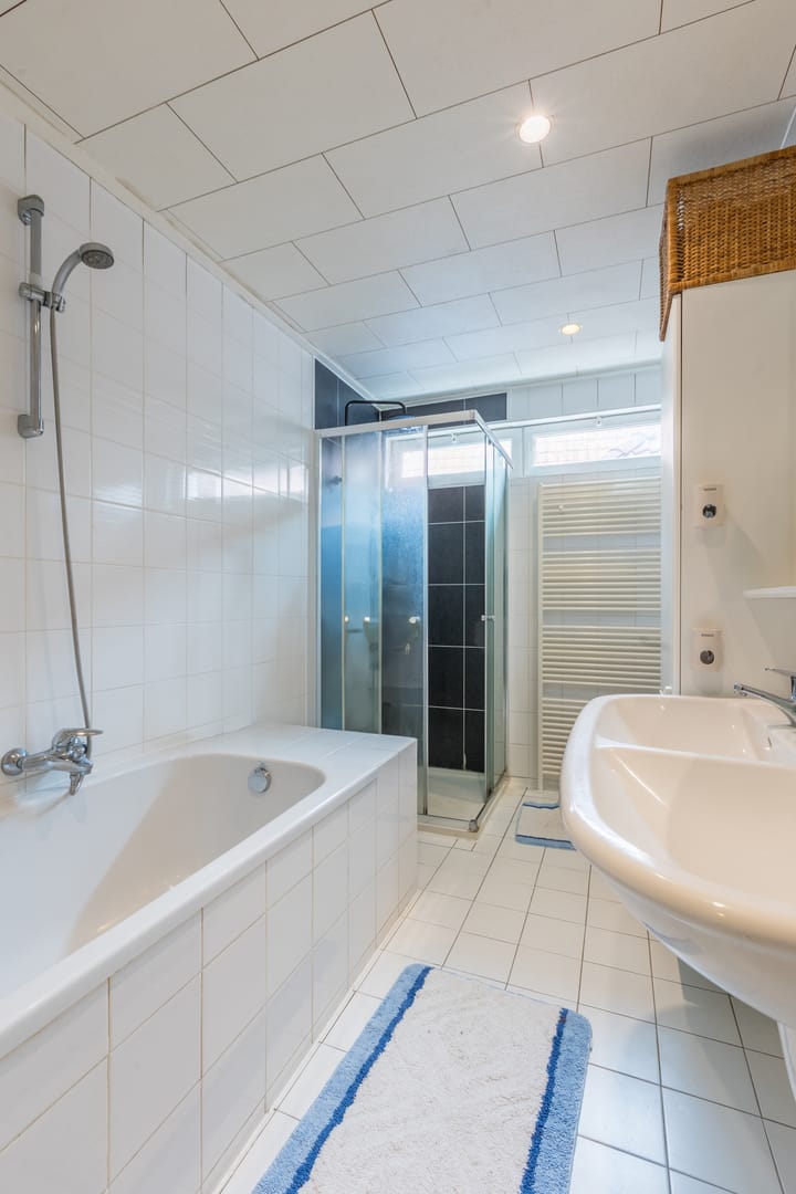 Photo 39 of Voorstraat 8