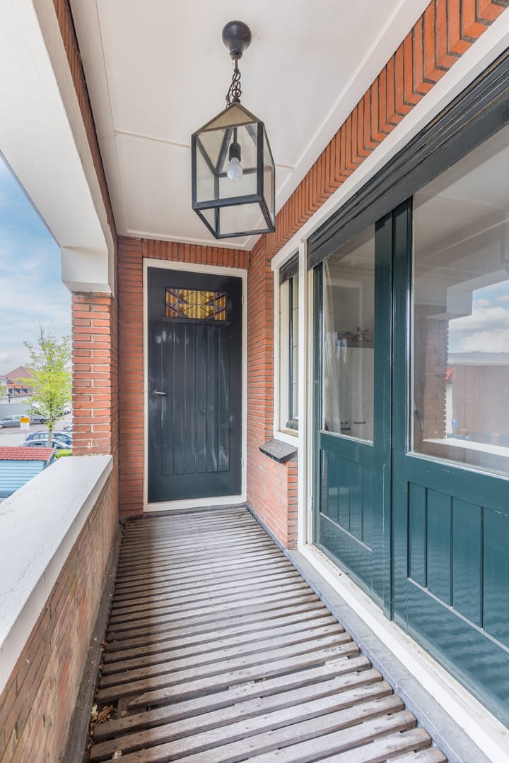 Photo 43 of Voorstraat 8