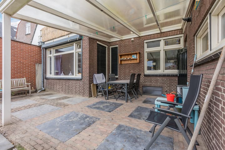 Photo 49 of Voorstraat 8