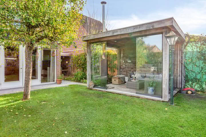 Foto 33 van Hoefbladstraat 12