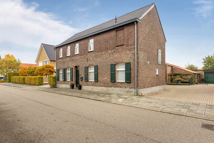 Photo 7 of Schettereind 19