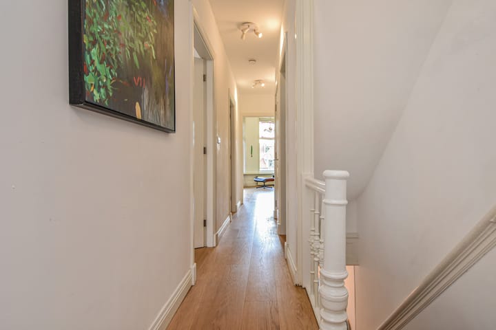 Photo 43 of Oosteinde 191