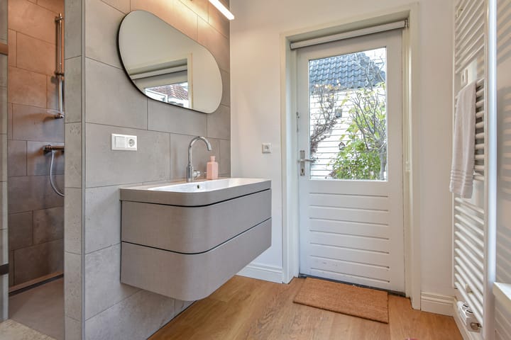 Photo 48 of Oosteinde 191