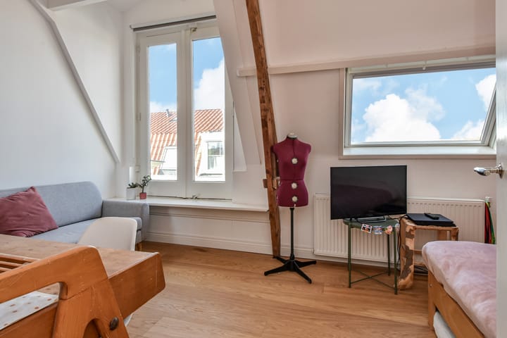 Photo 63 of Oosteinde 191