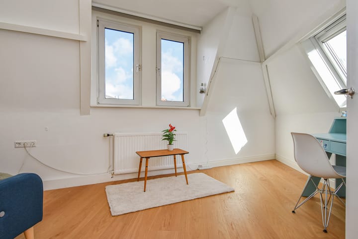 Photo 66 of Oosteinde 191