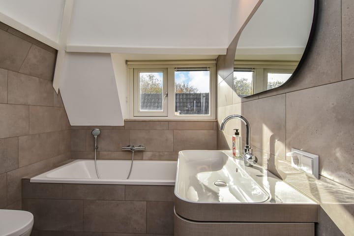 Photo 70 of Oosteinde 191