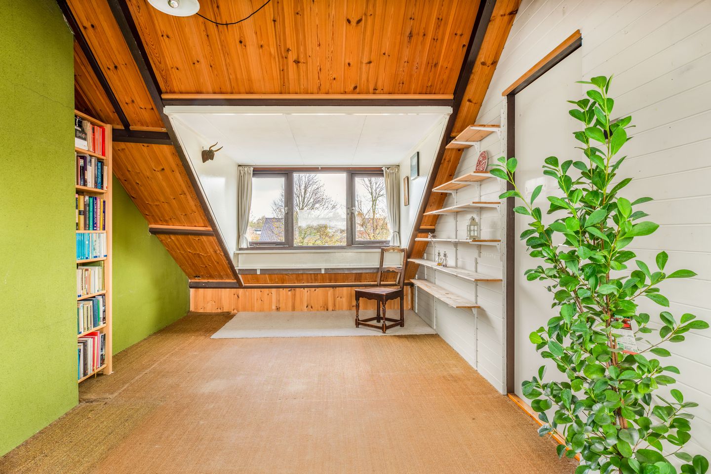 Foto 34 van Dag Hammarskjöldlaan 36