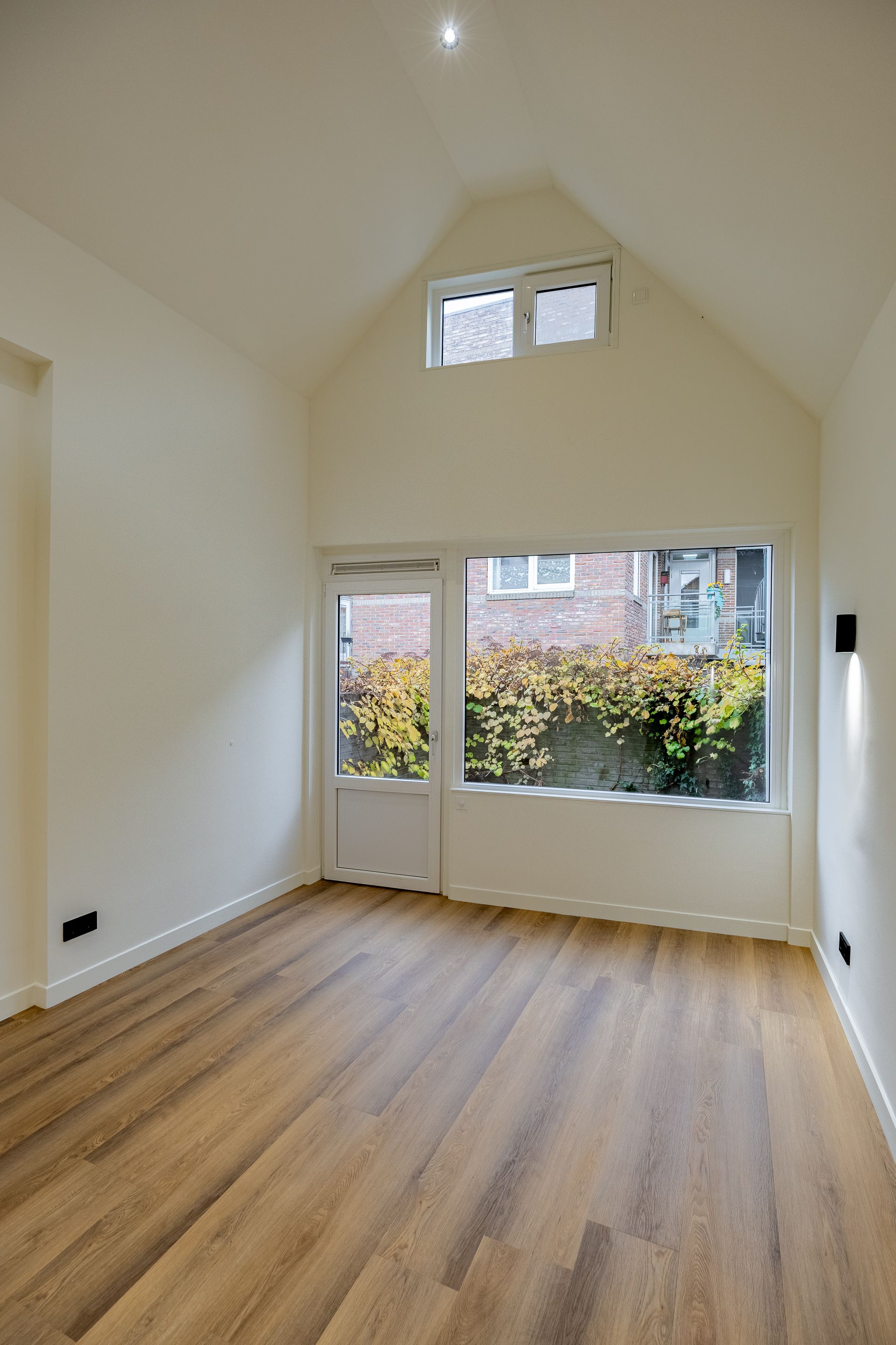 Photo 21 of Spittaalstraat 47