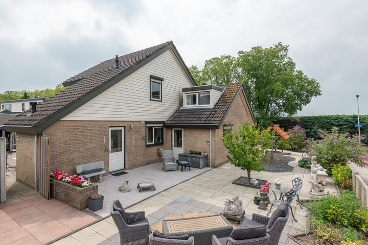 Photo 2 of Striephoekstraat 26