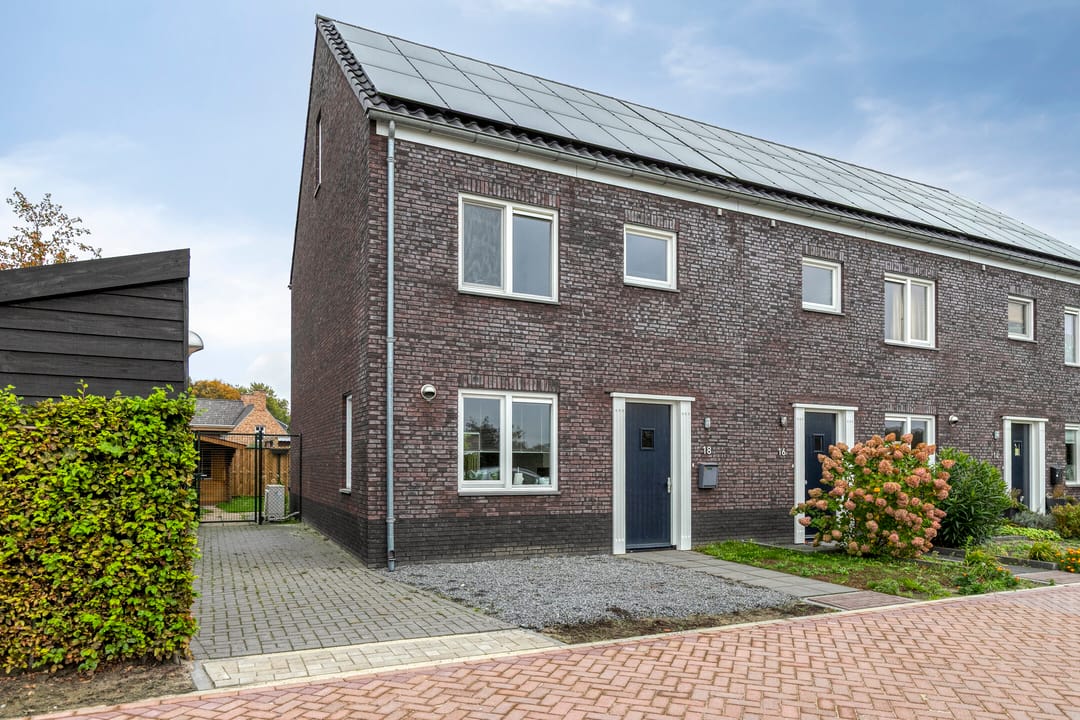 Foto 7 van Den Berk 18