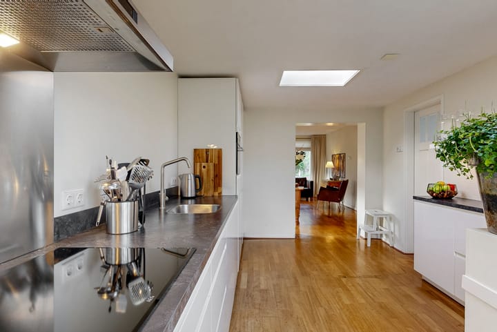 Photo 8 of Aalsmeerderweg 16