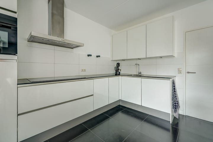 Photo 11 of Van Agtlaan 15